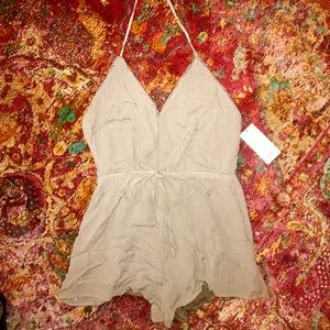 NEVER WORN TOBI ROMPER